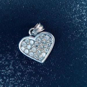 Diamond heart pendent! White Gold
